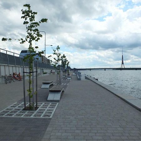 Riverside Promenade Apartment Riga Esterno foto